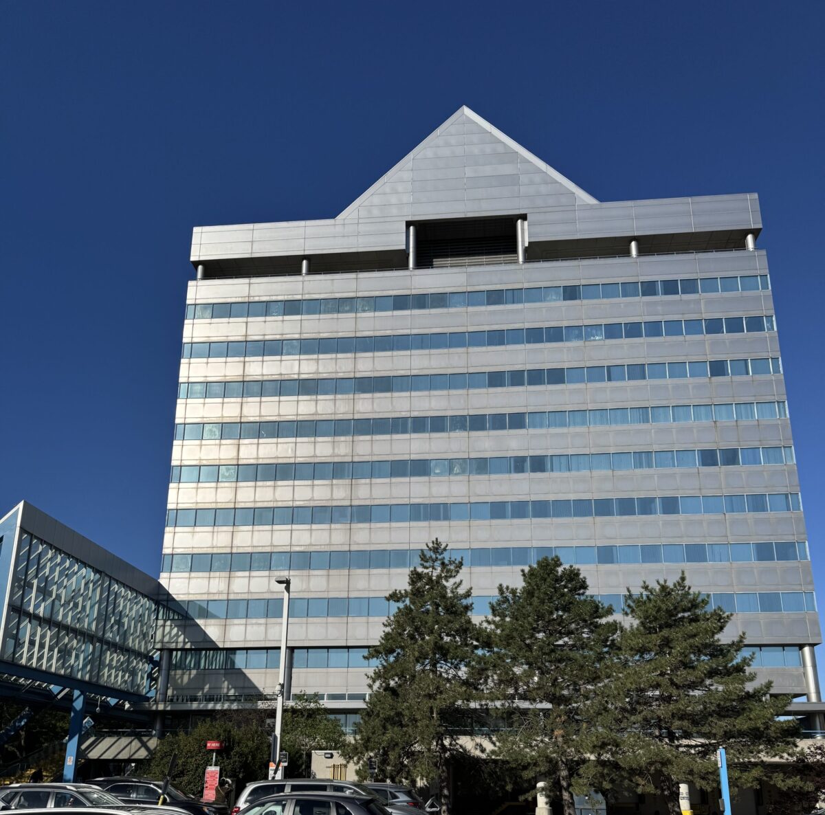 200 town centre court